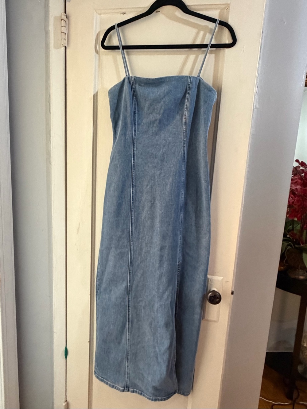 Alice + Olivia Nakisha Midi Dress Denim 8 - Picture 6 of 14